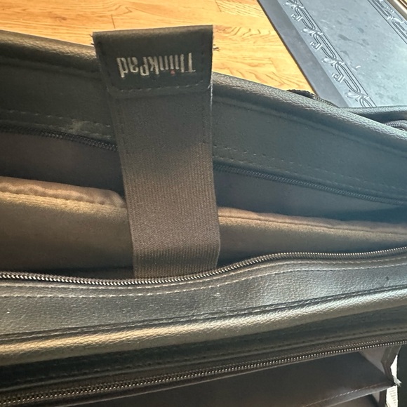 Lenovo Thinkpad Laptop bag Carrying case Brand New with accessory pouch. - Picture 6 of 8